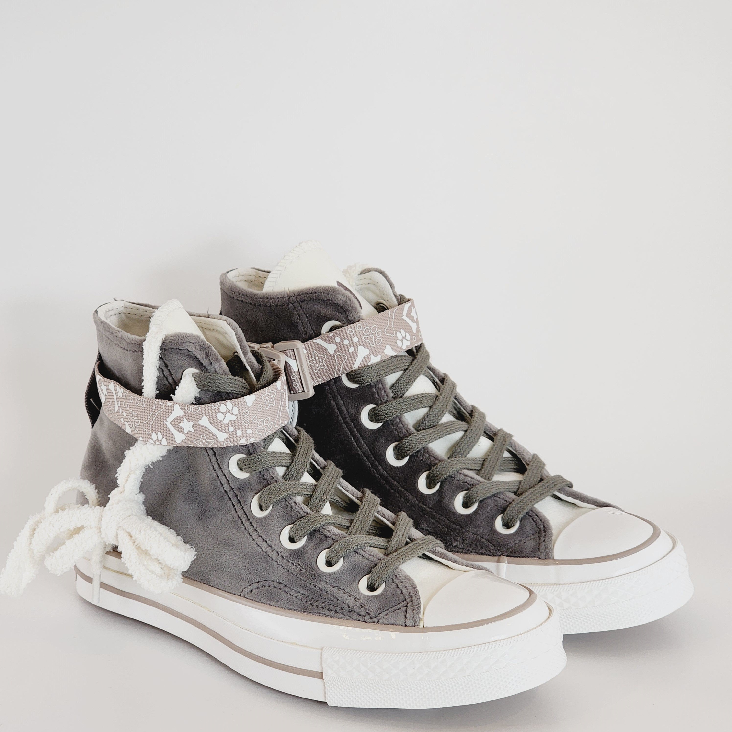 Gray velvet converse best sale