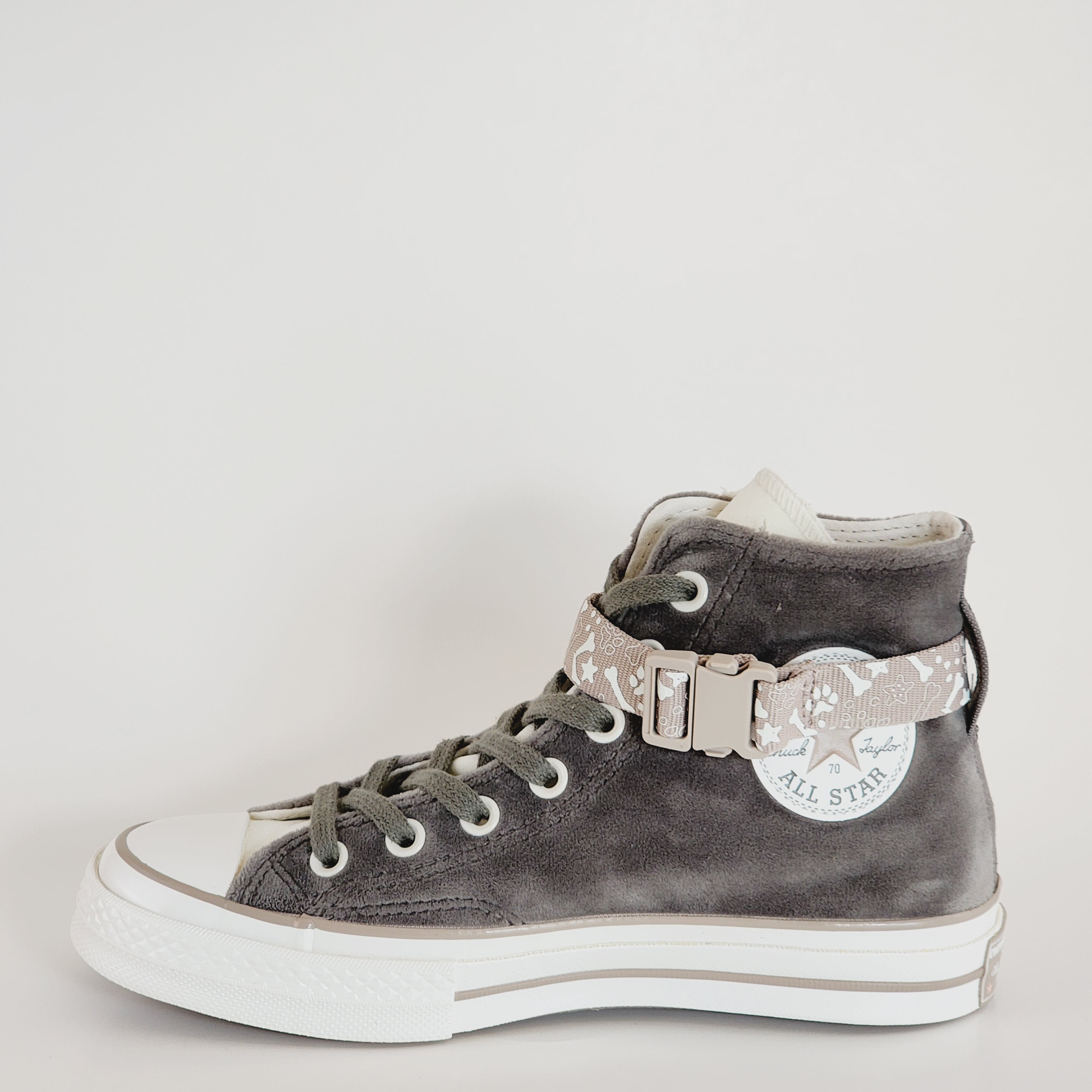 Converse Chuck 70 Hi 'Dog Inspired' Velvet Women's Sneakers A08162C NWT