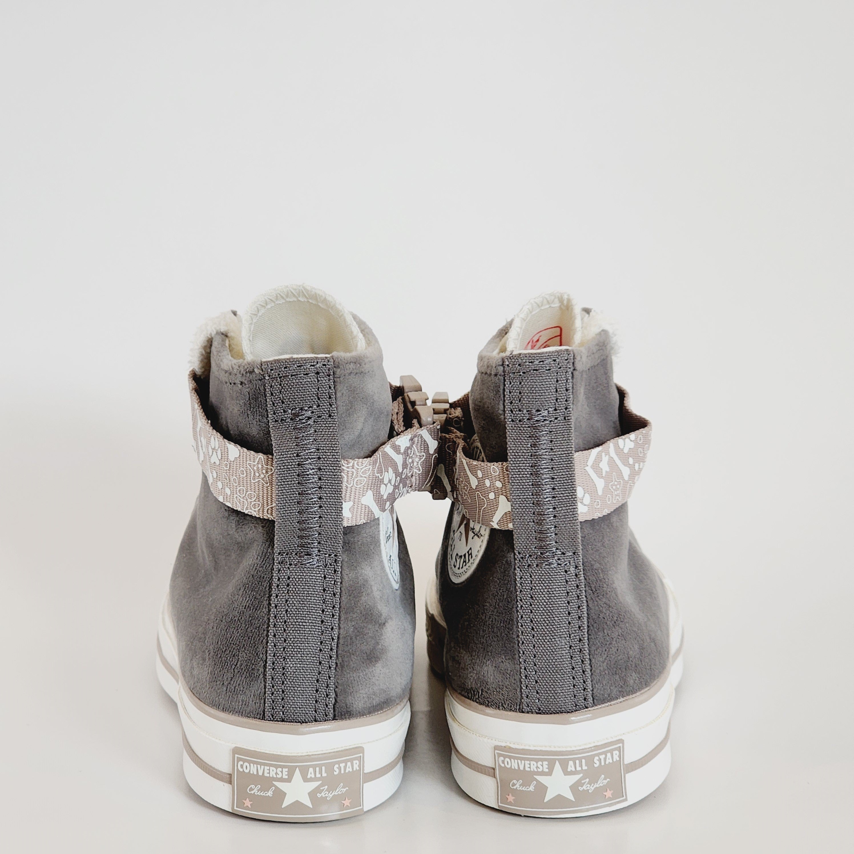 Converse Chuck 70 Hi 'Dog Inspired' Velvet Women's Sneakers A08162C NWT