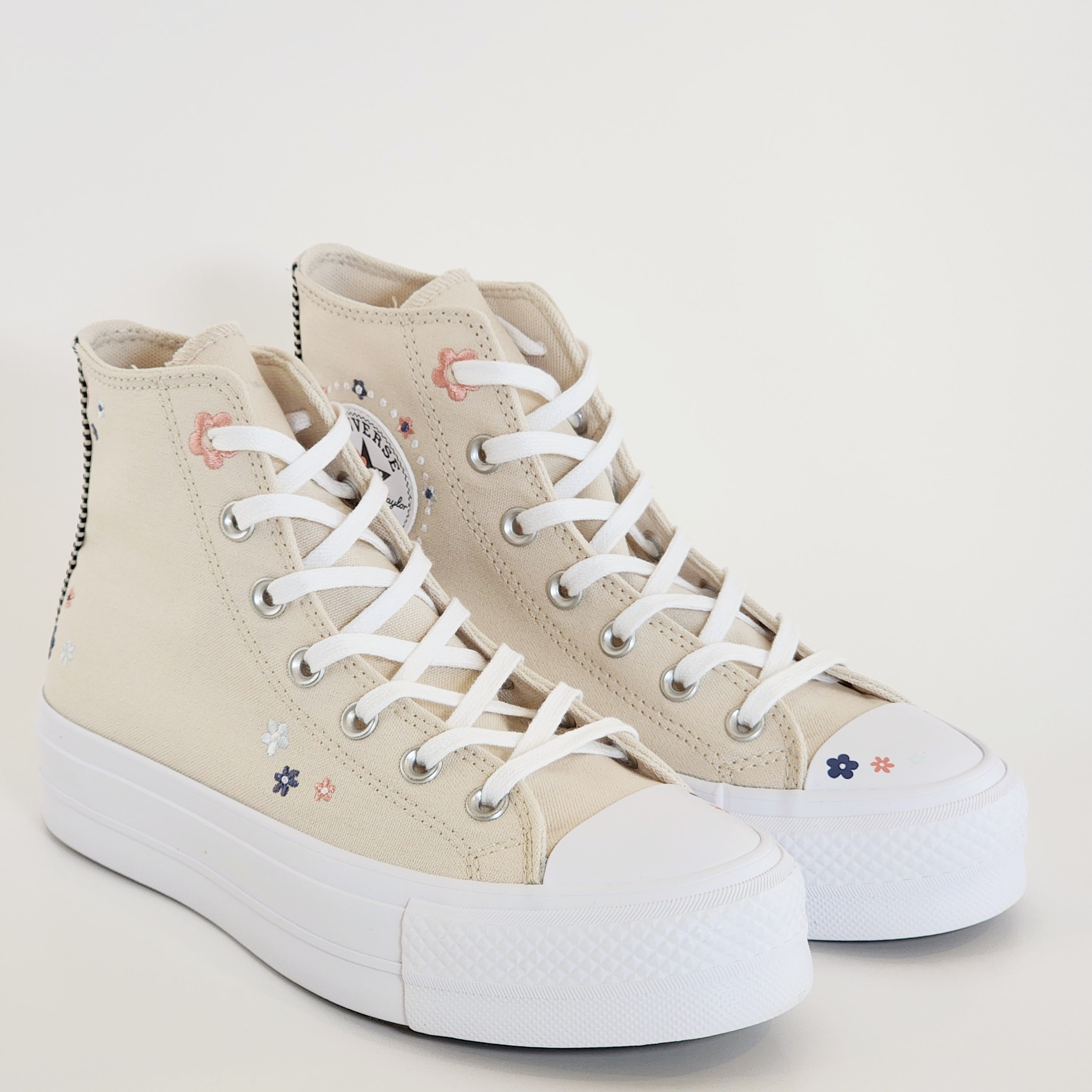 Converse CTAS Lift Hi Petite Petals Women's Platform Sneakers A14265C NWT
