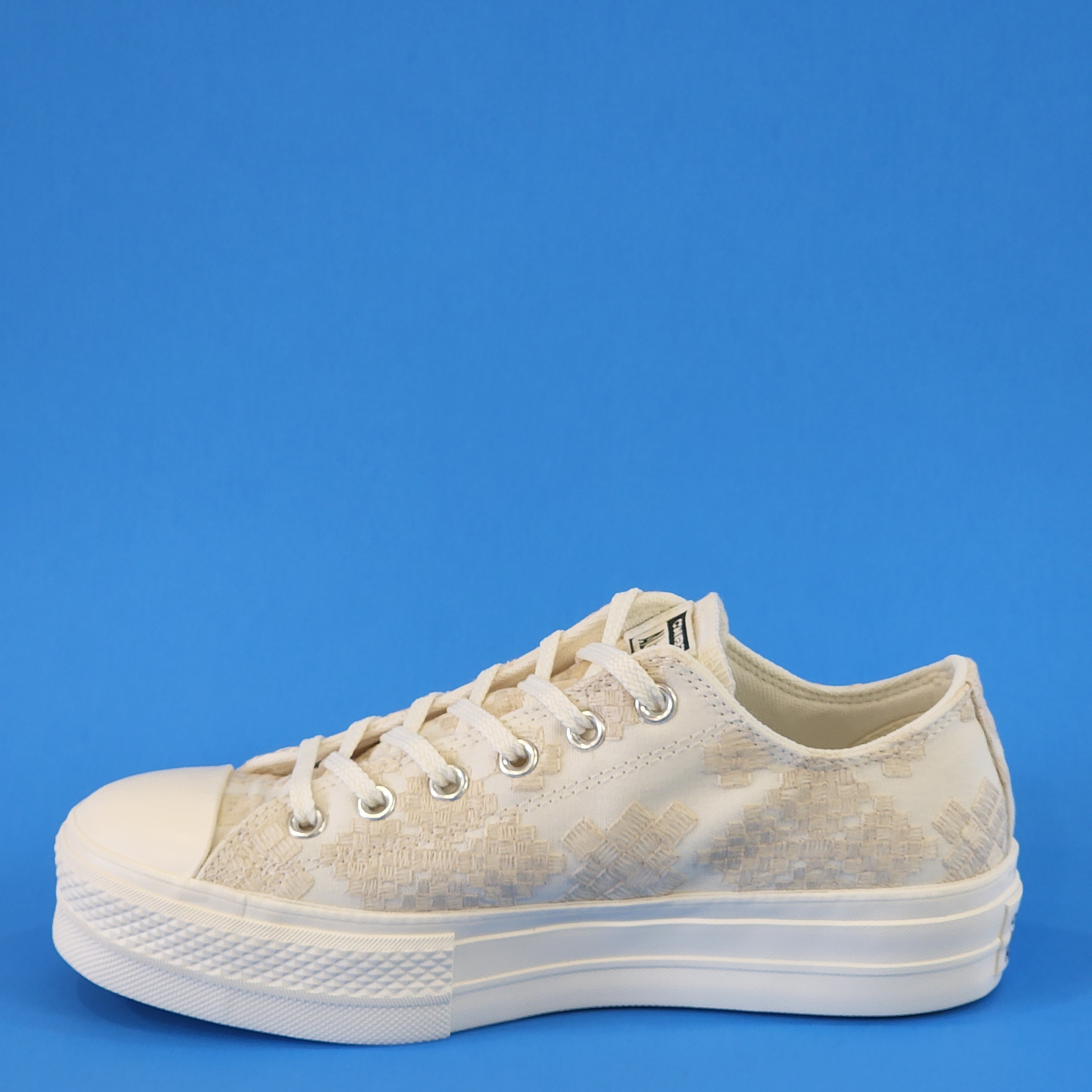 Converse CTAS Lift Ox Tonal Embroidery Women's Platform Sneaker A02225C NWT