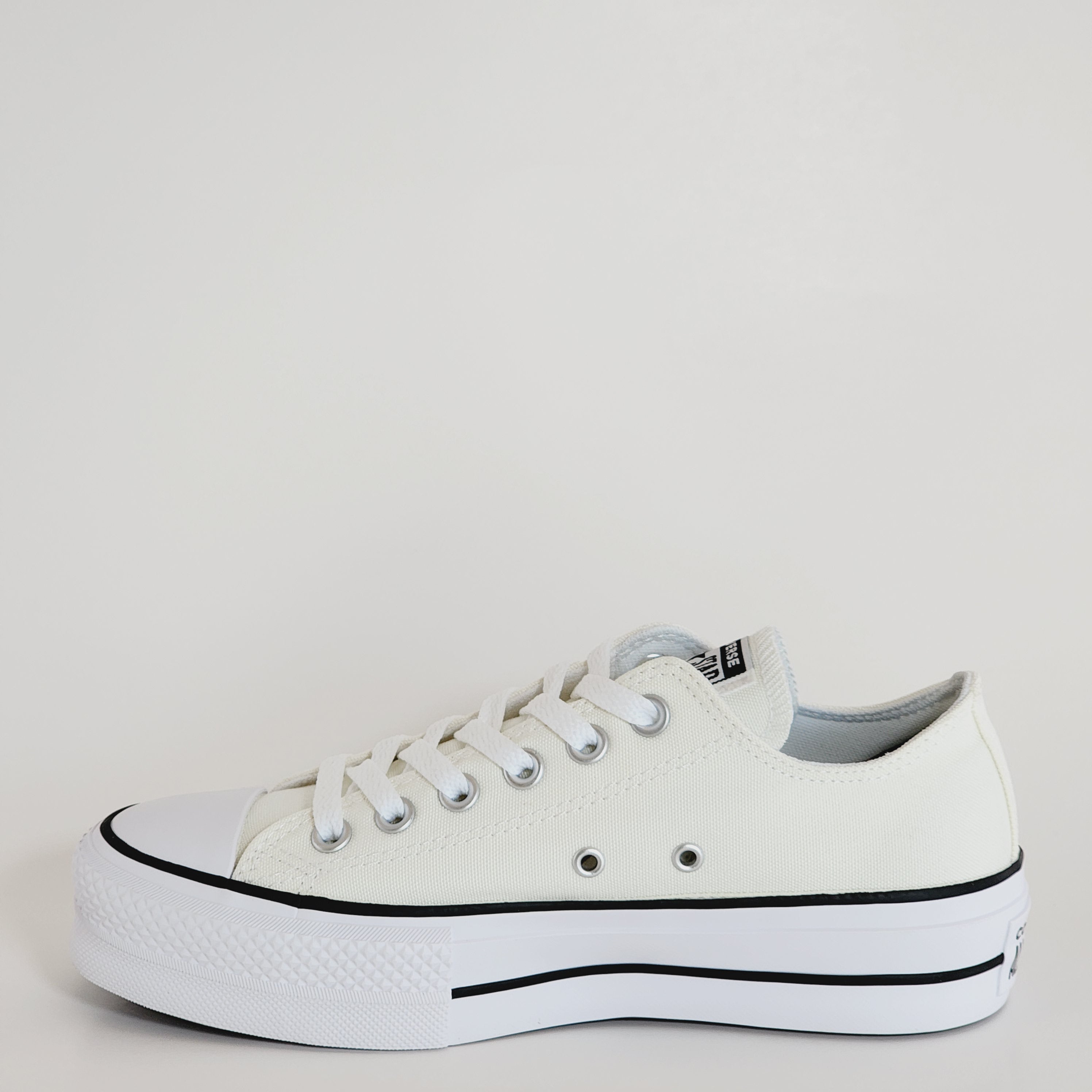 Converse CTAS Lift Ox Egret/White/Black Canvas Platform Sneakers A09992C NWT