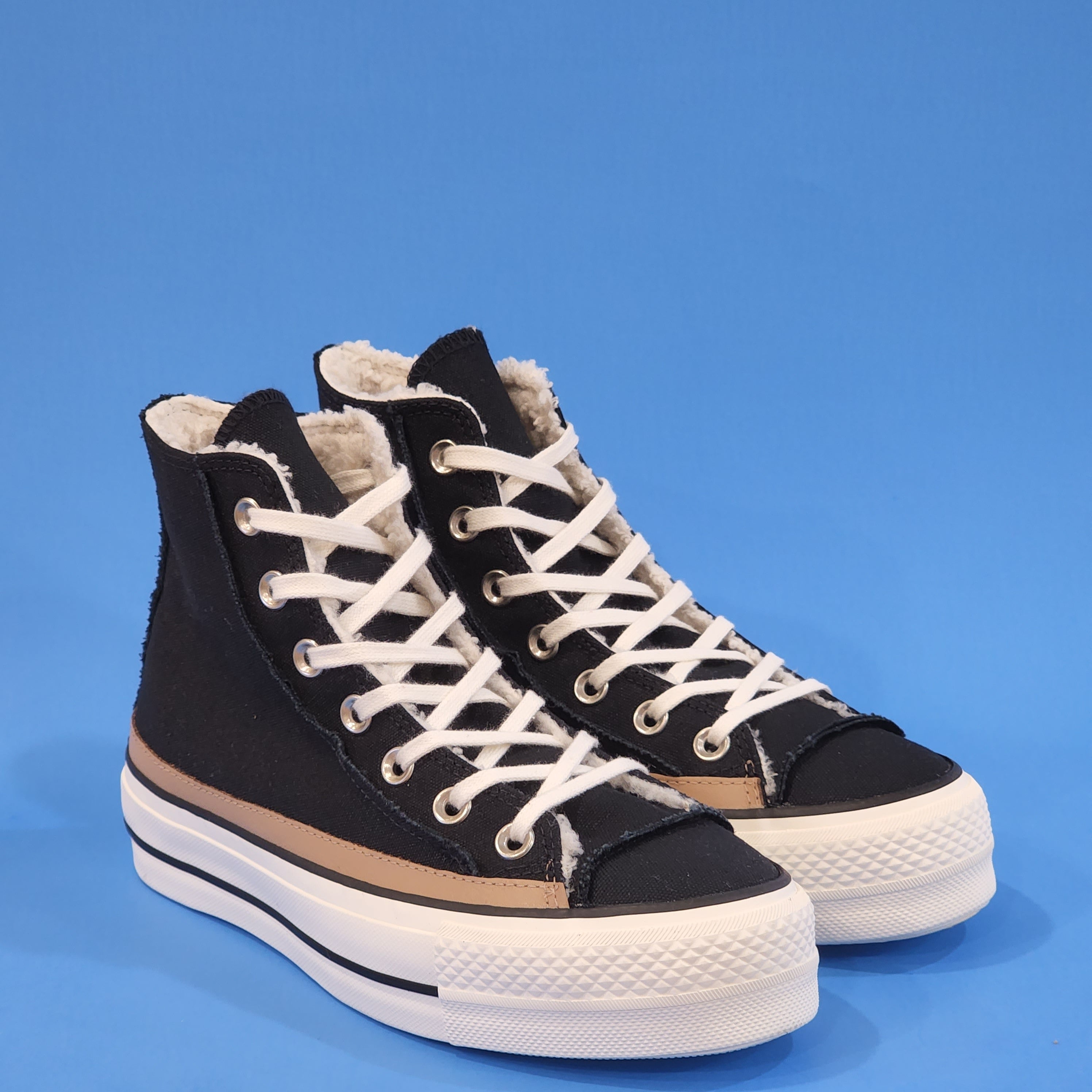 Converse CTAS Hi Lift Raw Edge Winter Women's Platform Sneakers 573191C NWT