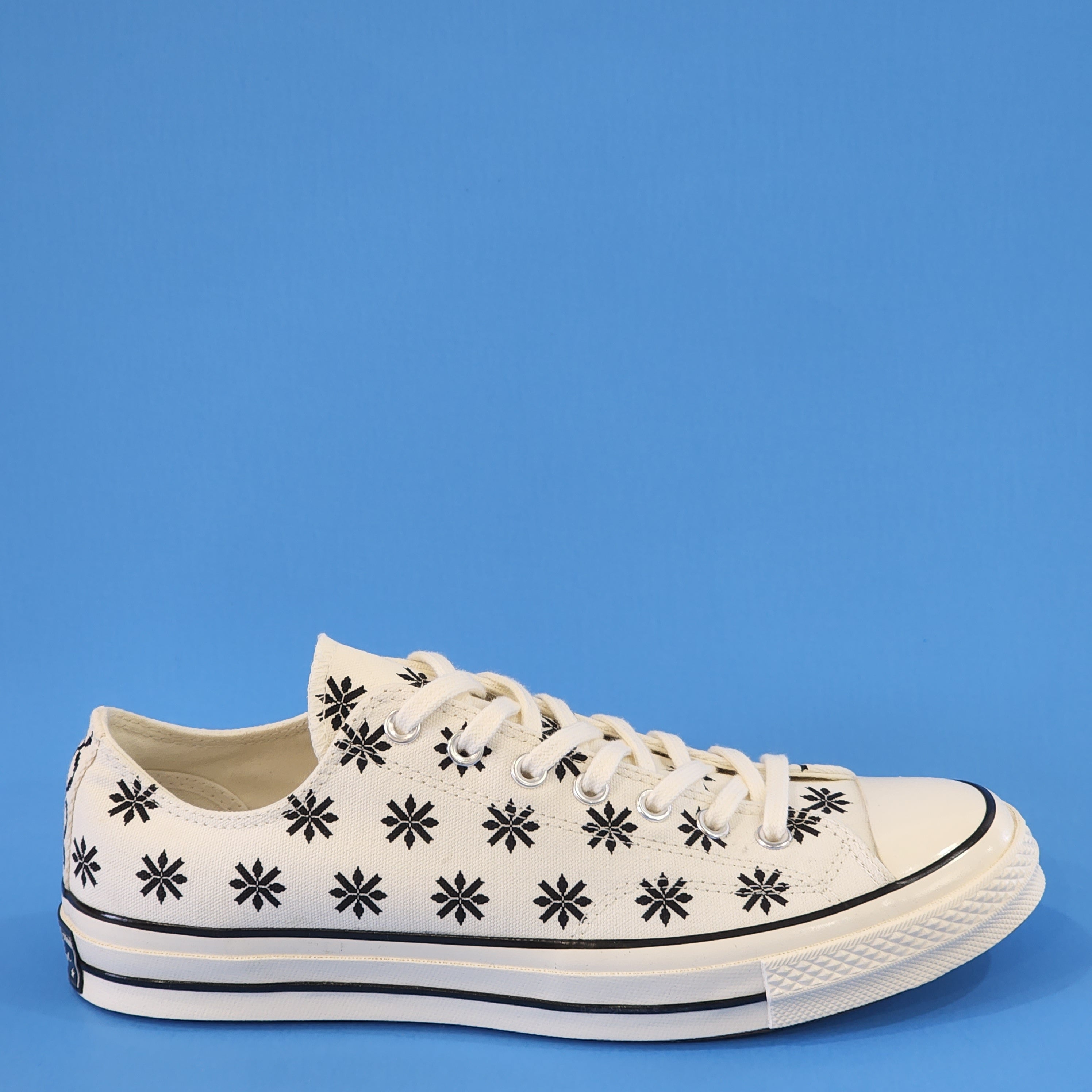 Converse Chuck 70 Low Ox Holiday Sweater Canvas Unisex Sneakers 169591C NWT