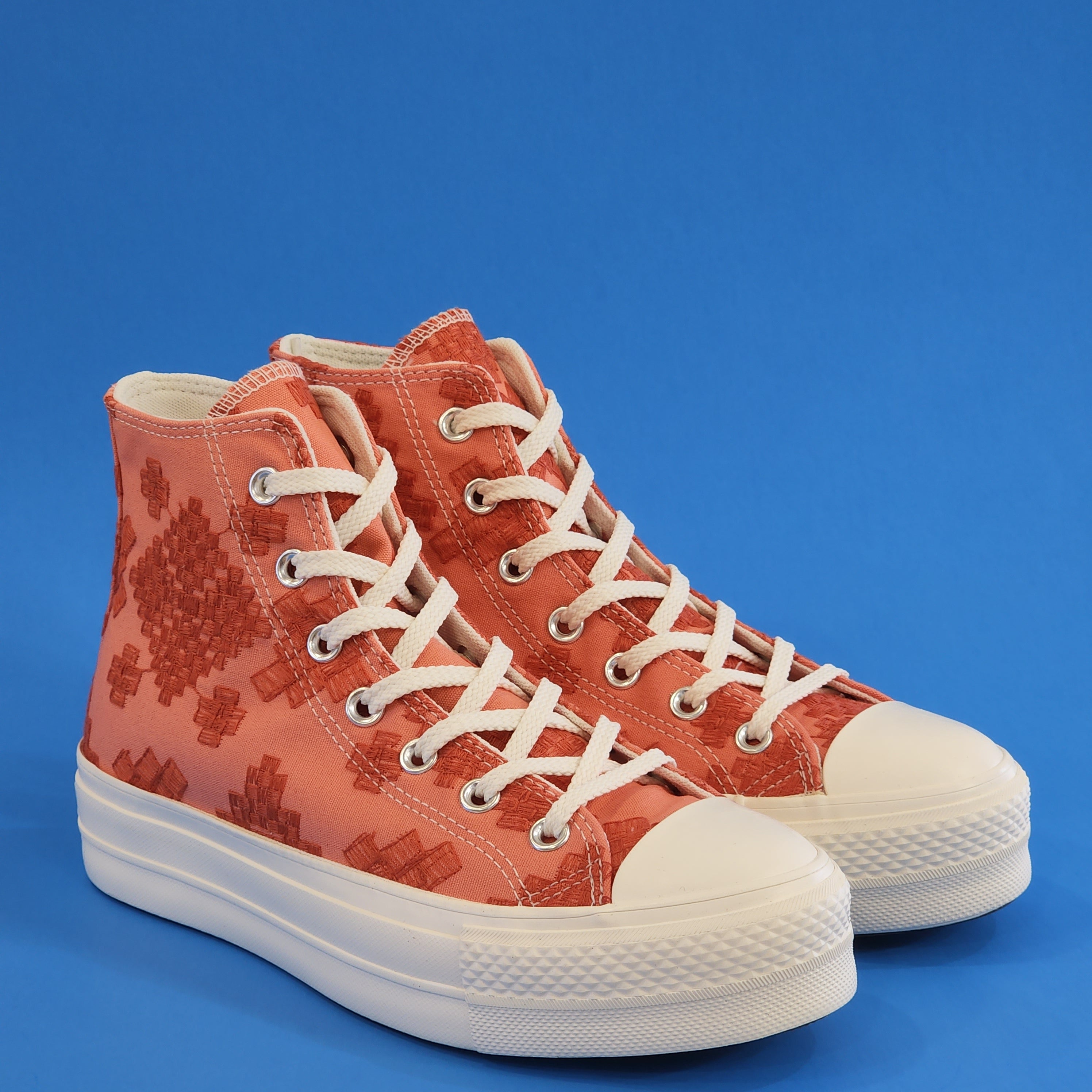 Converse CTAS Hi Lift Tonal Embroidery Women's Platform Sneakers A02233C NWT